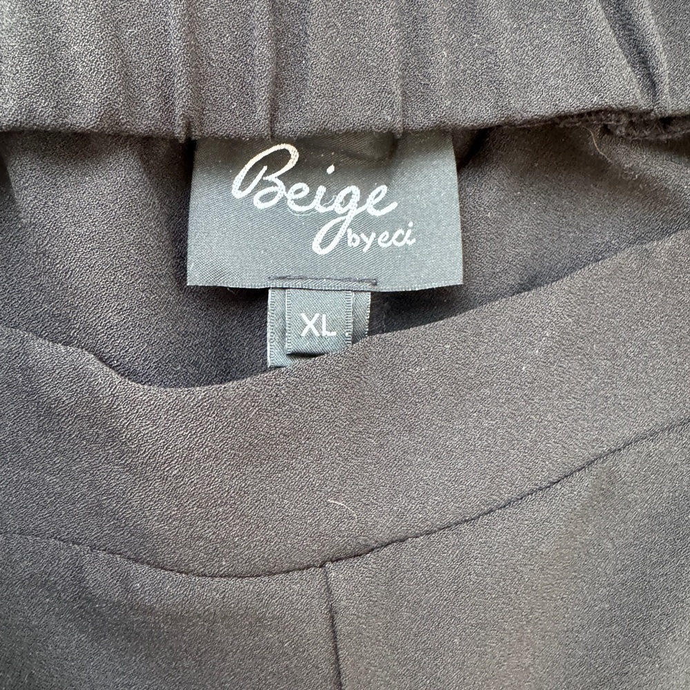 Beige by Eci Black Skirt - XL